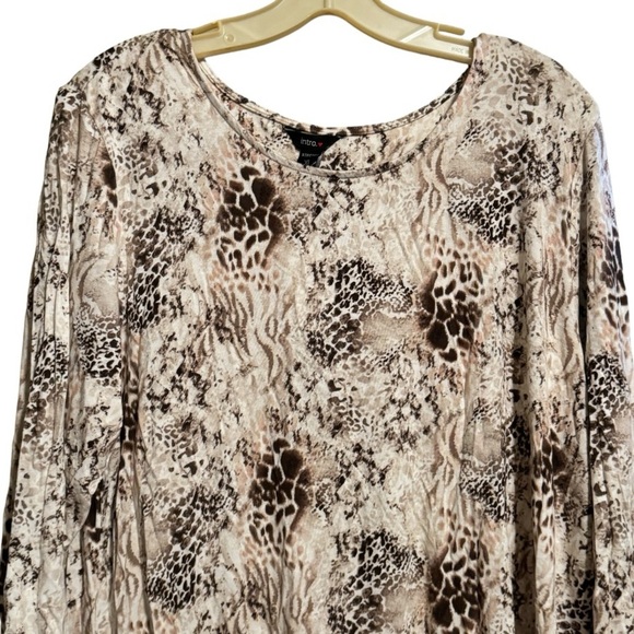 Intro Stretch Top nwt - Picture 2 of 6